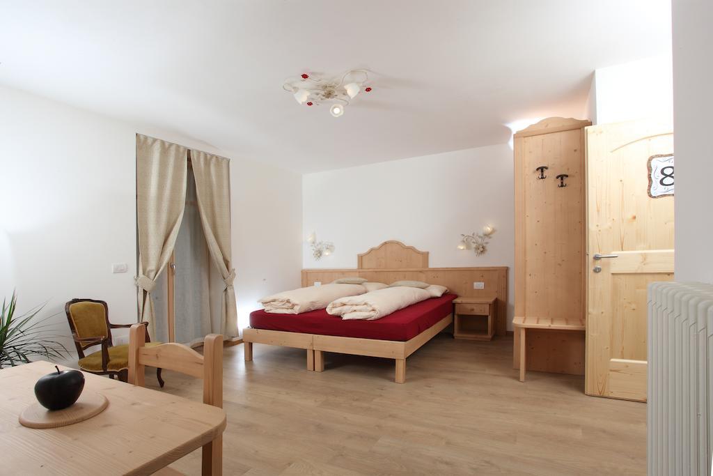 Cloz Agritur Al Canyonヴィラ エクステリア 写真